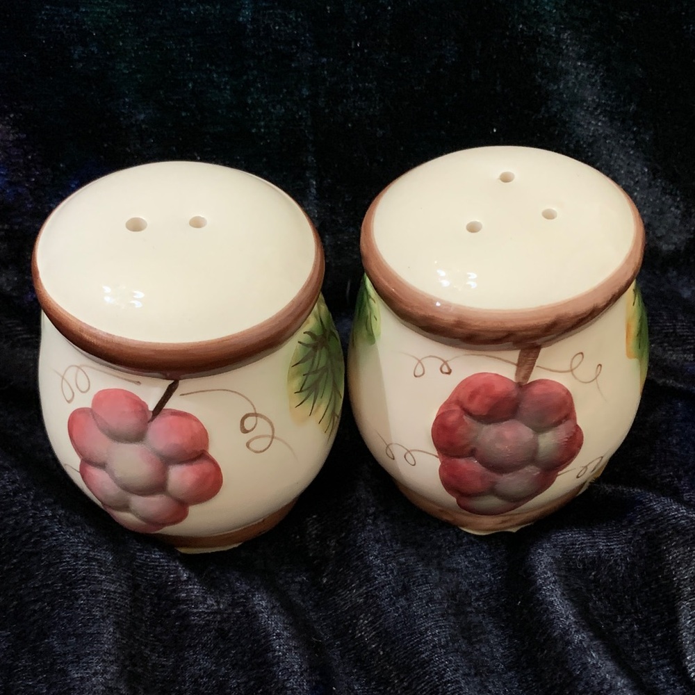 Ceramic Grape Design Salt and Pepper Shakers